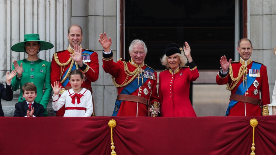 Une parade militaire pour l'anniversaire de Charles III