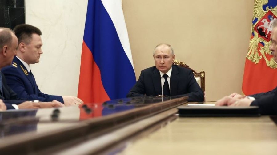 Poutine fustige les «néonazis de Kiev et l'Occident»