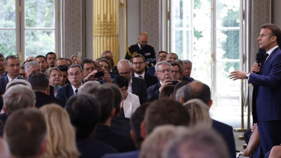 France: après les émeutes, priorité pour la reconstruction