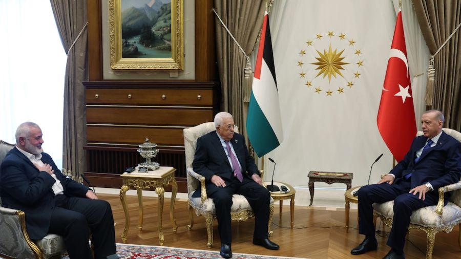 Fatah et Hamas, les frères ennemis, ensembles devant Erdogan