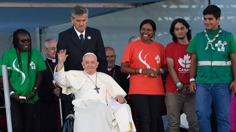 A Lisbonne, le pape accueilli par 500.000 jeunes catholiques