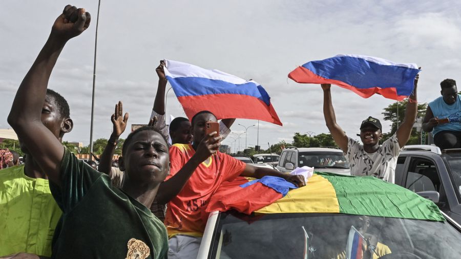 Départ de l'ambassadeur français au Niger