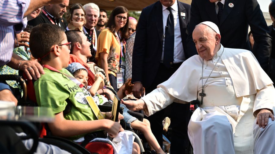 A Fatima, le pape plaide pour une Église ouverte