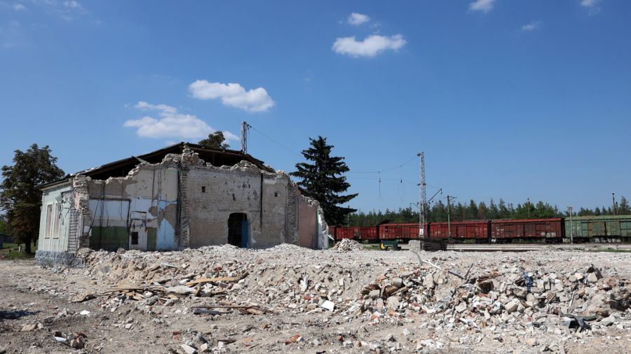 La Russie attaque des bases aériennes, Kiev riposte sur les ponts
