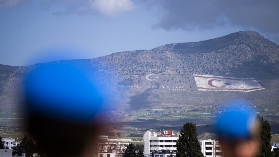 Affrontement entre des casques bleus et des Chypriotes-Turcs