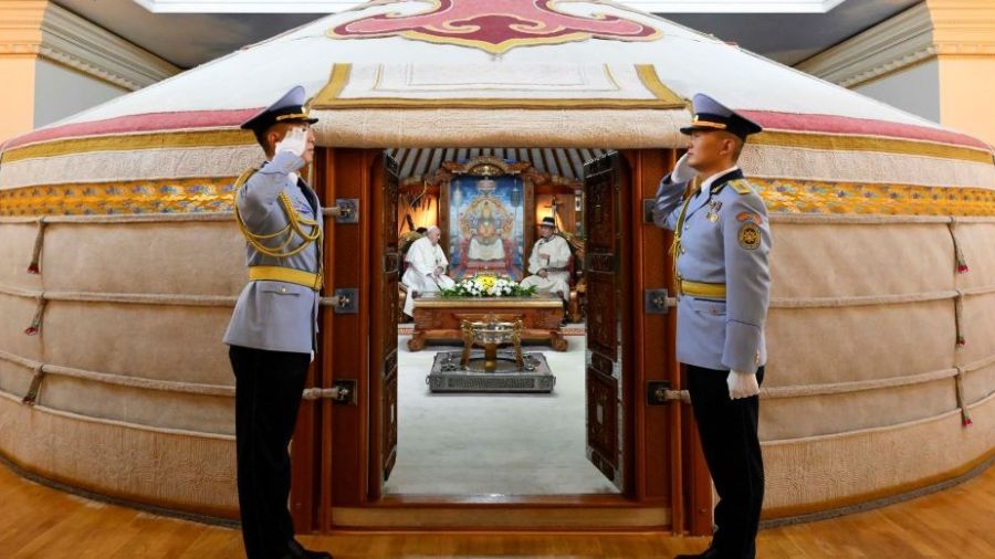 En Mongolie, le pape face aux voies impénétrables de la Chine