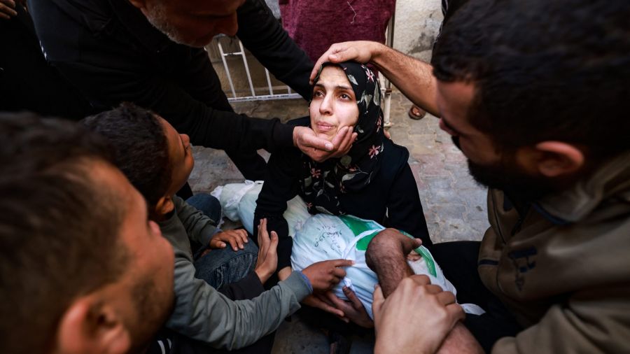 Gaza : raids israéliens, trêve incertaine et situation humanitaire désastreuse