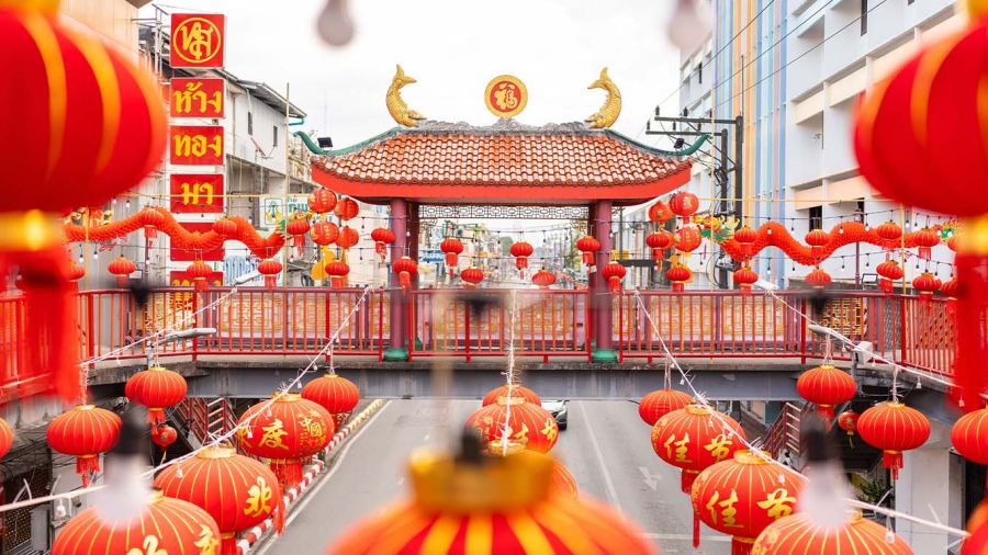 Shanghai : feux et lanternes illuminent la ville avant le Nouvel An