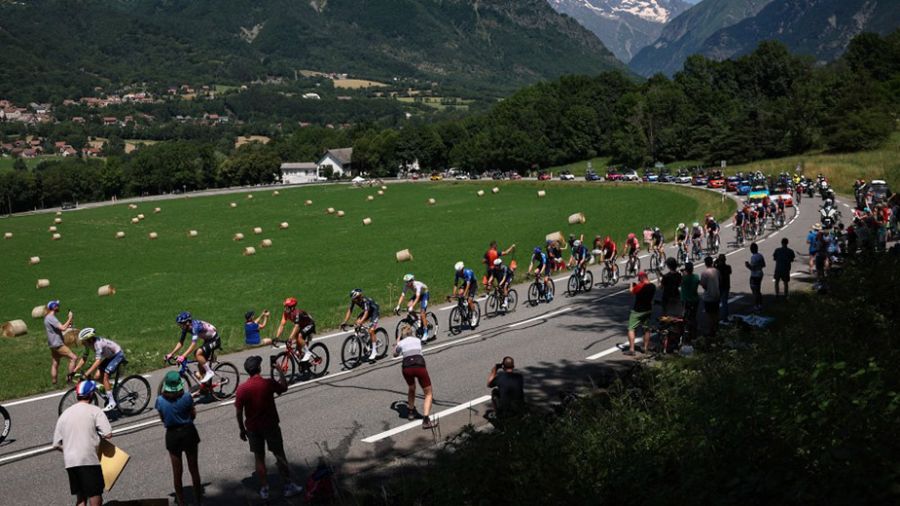 Le Tour de France à l'assaut du ciel