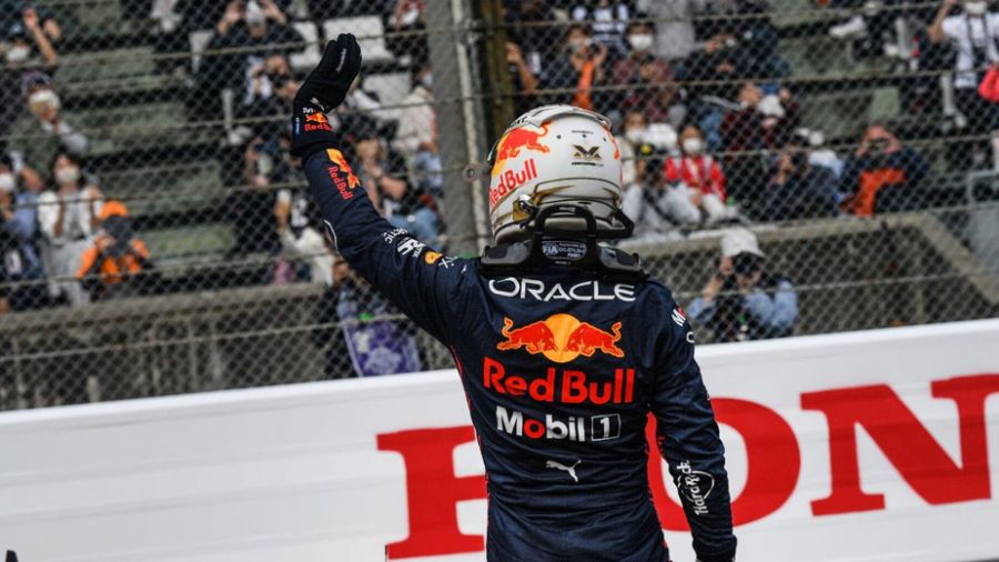 F1: Verstappen en pole au Japon et en route pour le titre