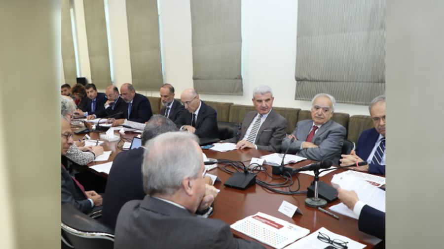 Au Grand Sérail, une réunion consacrée au Fonds de redressement du Liban