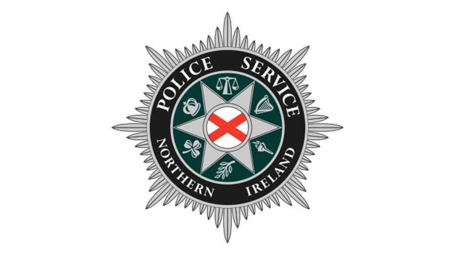 Attaque à la voiture piégée en Irlande du Nord, la police soupçonne des paramilitaires républicains
