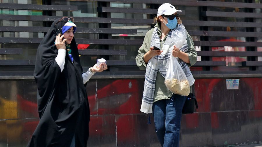 Iran: pour un voile, les mollahs annulent un festival