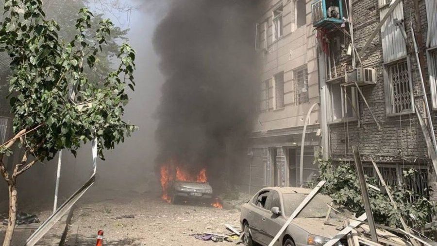 Explosions de voitures piégées à Téhéran après les frappes israéliennes, selon IRNA