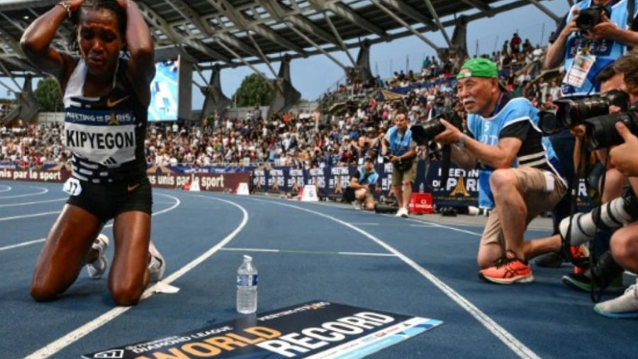 Athlétisme: la Kényane Kipyegon bat le record du monde du 5.000 m