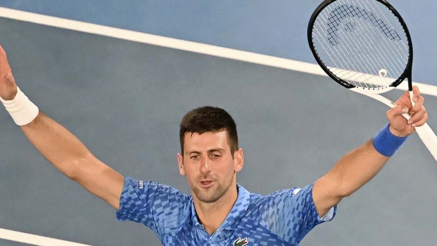 Djokovic sans forcer vers les quarts, Rublev miraculé