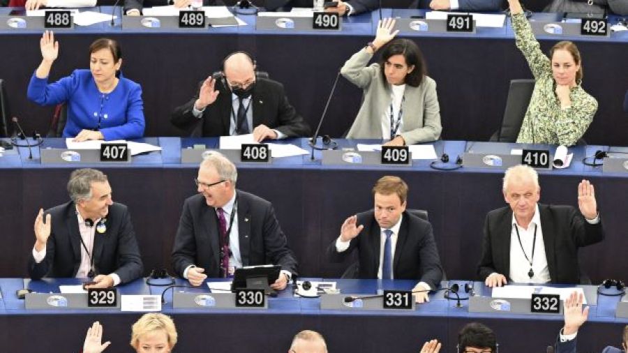L'UE vote pour un chargeur universel d'ici 2024