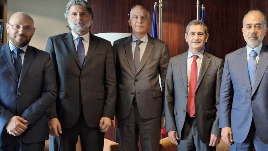 4 août: une délégation FL à l'ambassade de France