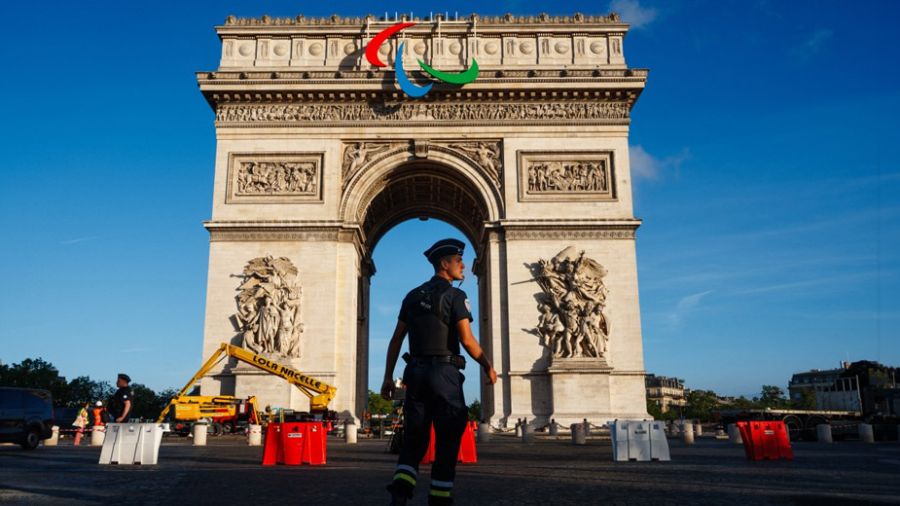 JO-2024: débit et bactéries en folie, la Seine pas prête à un mois de l'ouverture