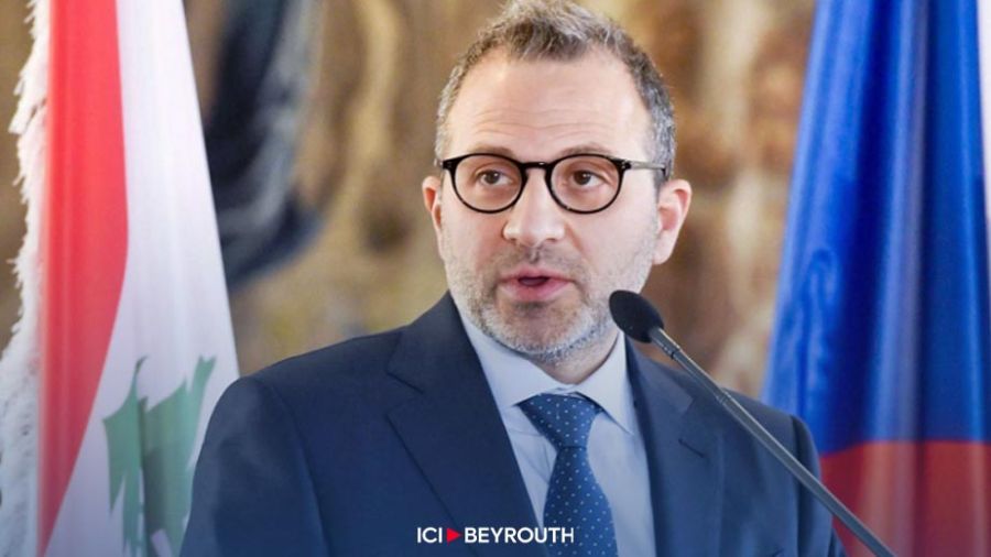 Bassil met en garde contre la substitution des Libanais par les Syriens