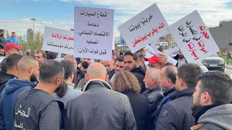 Sit-in des importateurs de voitures d'occasion