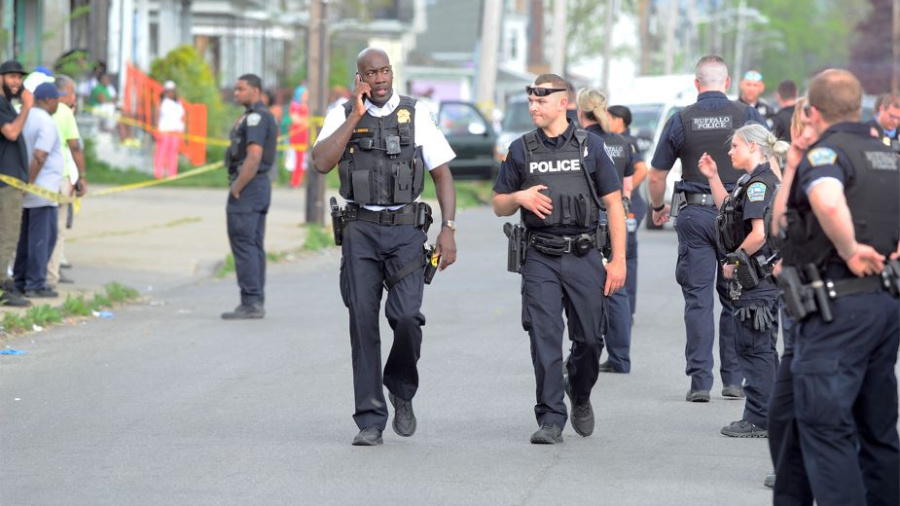 États-Unis: un suprémaciste blanc fait 10 morts à Buffalo