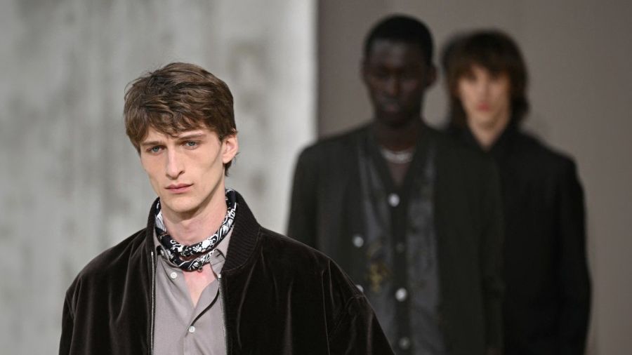 Hermès dévoile une élégance graphique à la Fashion Week de Paris