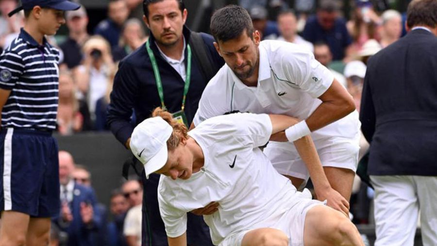 Wimbledon: Djokovic dans le dernier carré