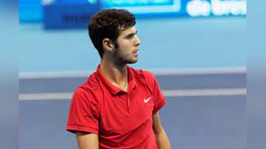 Khachanov rejoint les quarts en écrasant Nishioka