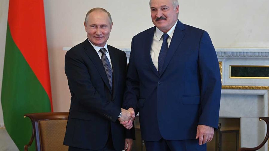Migrants : Moscou condamne « fermement » les sanctions contre le Bélarus