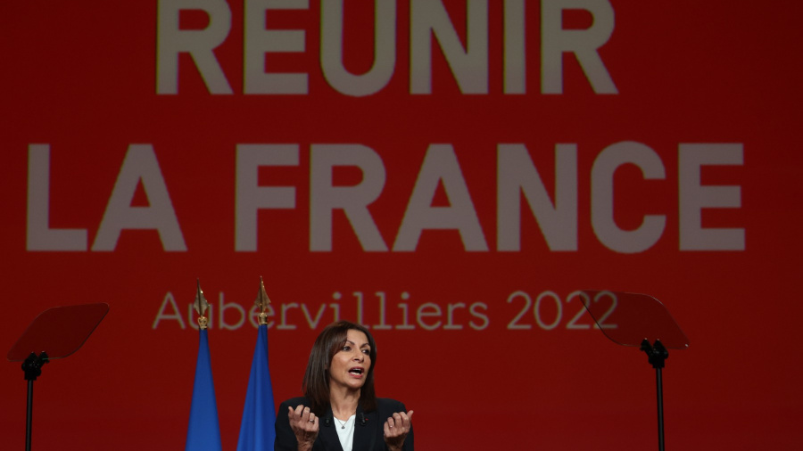 Présidentielle française: combative, Anne Hidalgo refuse la résignation