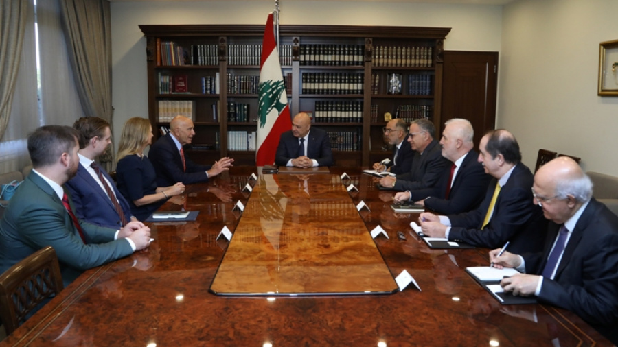 Barrack: une intervention du Hezbollah serait «une très mauvaise décision», Salam souligne la neutralité du Liban.
