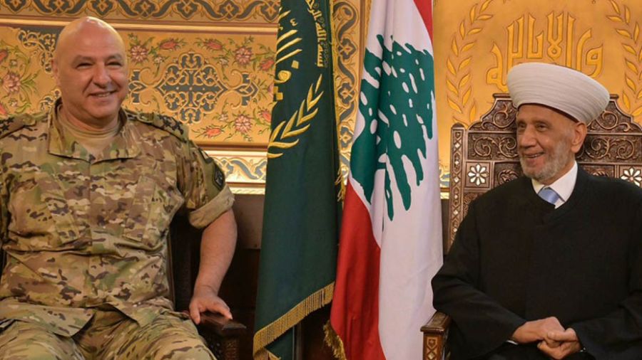 Deriane appelle à la protection des institutions militaires