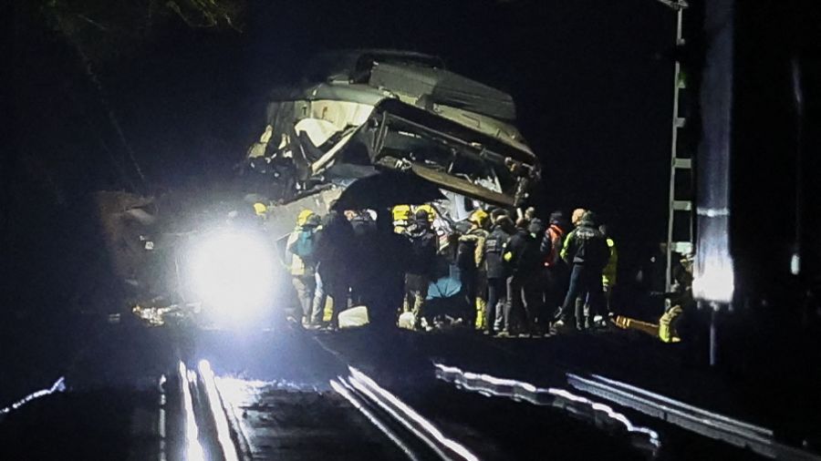France: un TGV percute un poids lourd, un mort et deux blessés en urgence absolue