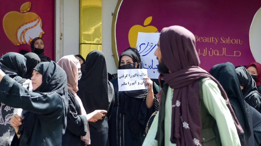 Afghanistan: le régime s'en prend aux salons de beauté