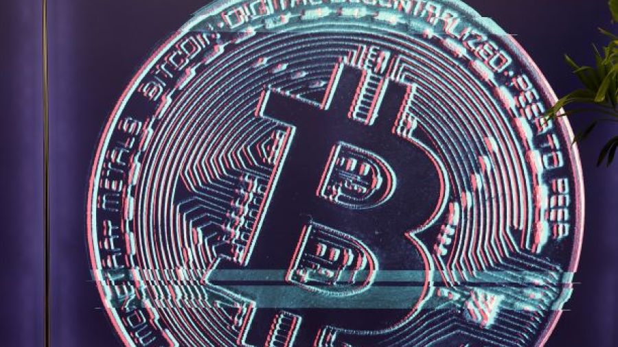 Le bitcoin franchit la barre des 70 000 dollars