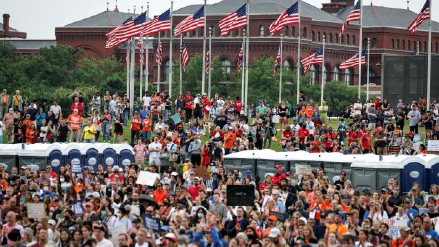 Les Américains manifestent contre les armes à feu