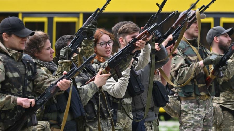 A Kiev, des recrues apprennent «à libérer les villes»