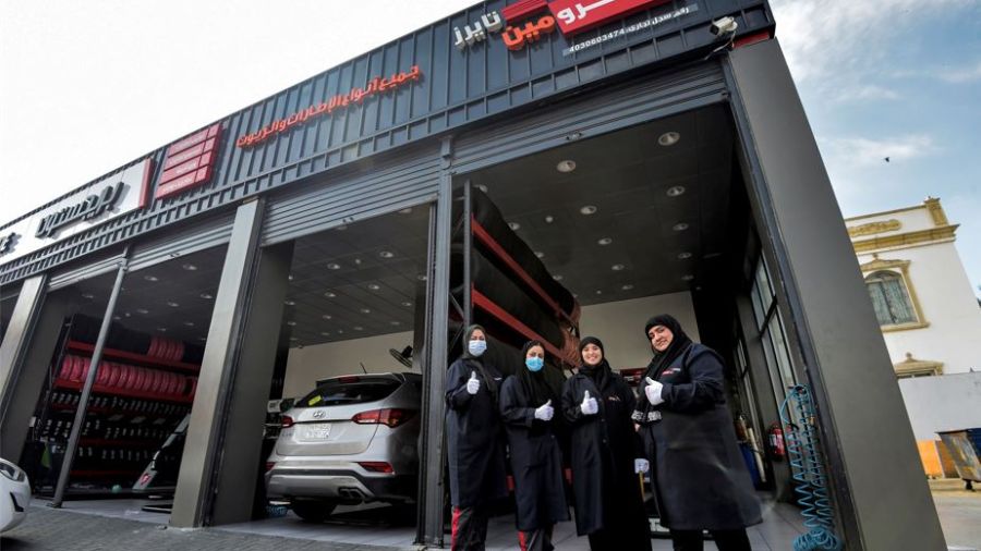Des garagistes saoudiennes se donnent le feu vert