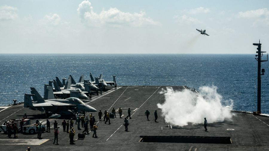 Les Houthis du Yémen revendiquent deux attaques contre un porte-avions américain en mer Rouge
