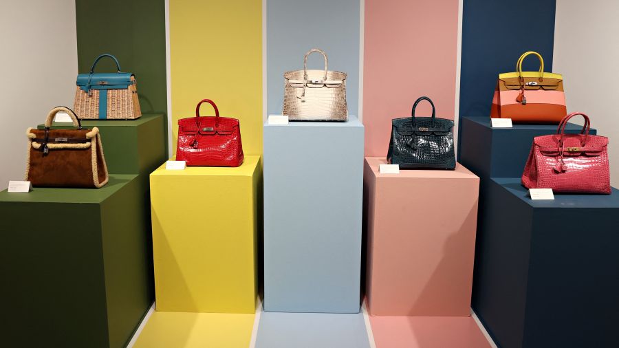 Événement rare: le tout premier sac Birkin d'Hermès vendu aux enchères à Paris en juillet