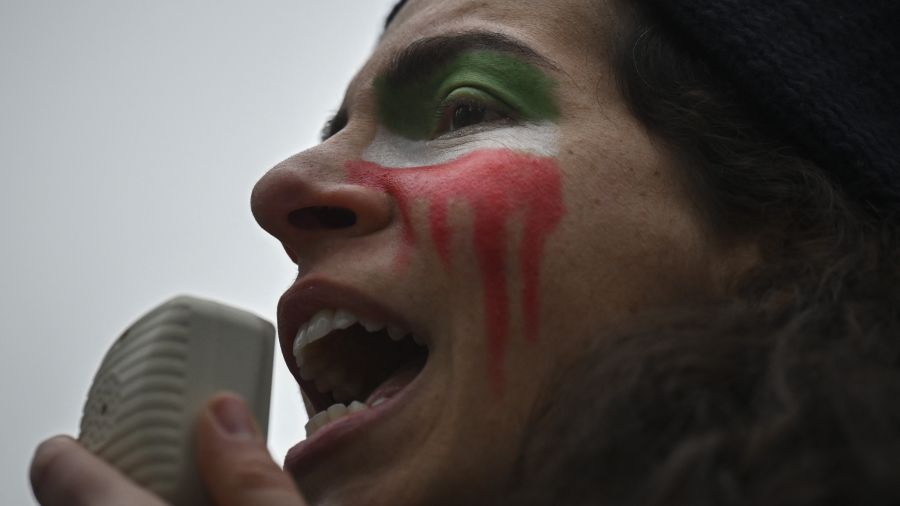 Des étudiants iraniens scandent des slogans anti-gouvernementaux à Téhéran