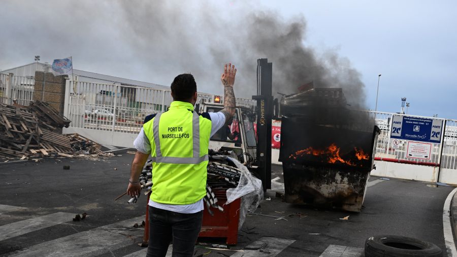 Grève de 24 heures des dockers dans les ports français, la CGT annonce un arrêt à 95%
