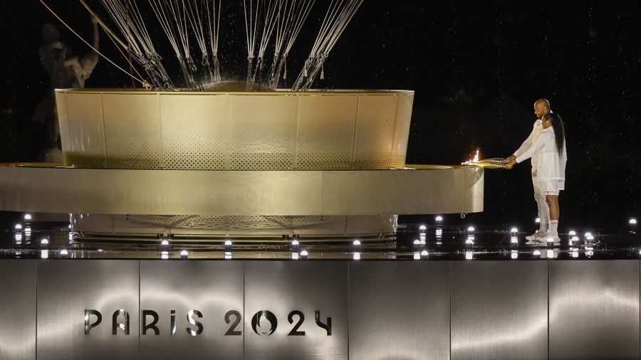 Paris: La vasque olympique s’illumine à nouveau pour la Fête de la musique