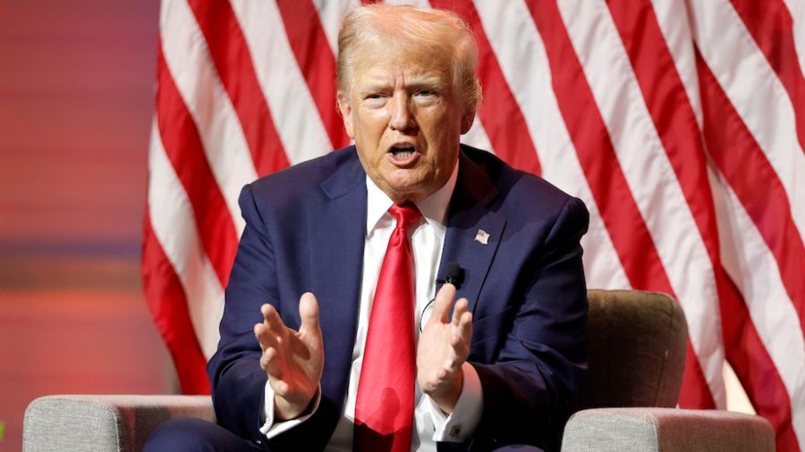 Trump attaque le ministère de la Justice pour «persécution politique»