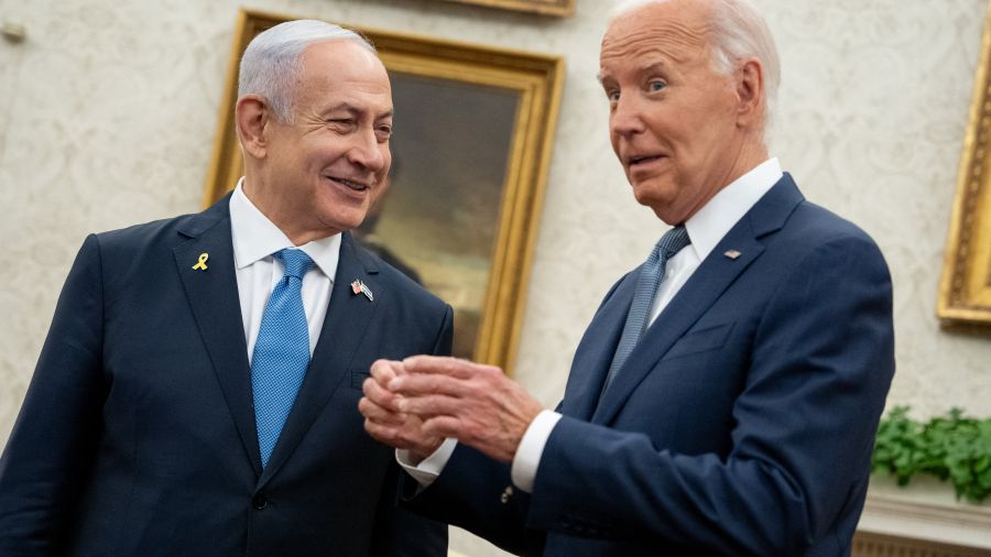 Netanyahou a dit à Biden envisager de frapper des sites militaires iraniens, selon le Washington Post