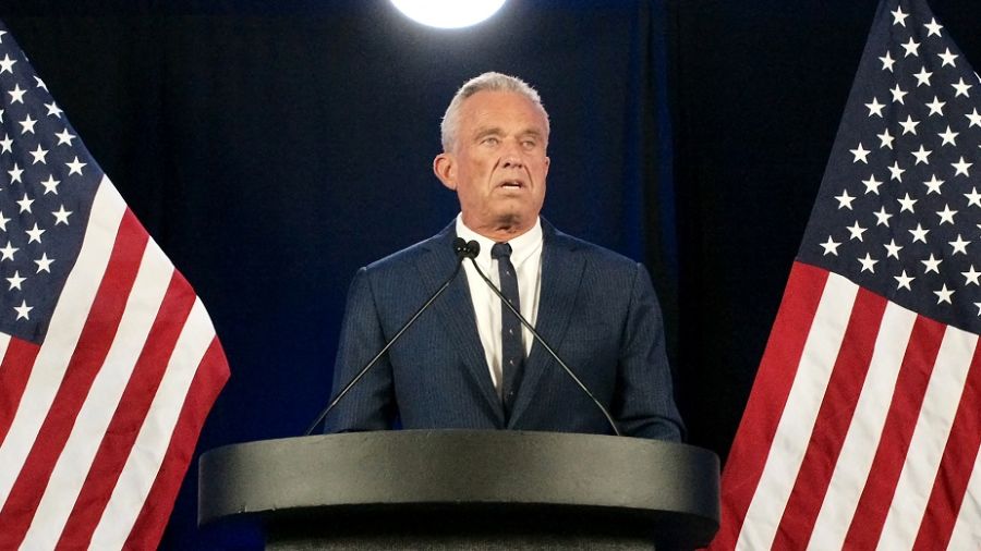Le candidat indépendant Kennedy jette l'éponge et soutient Trump