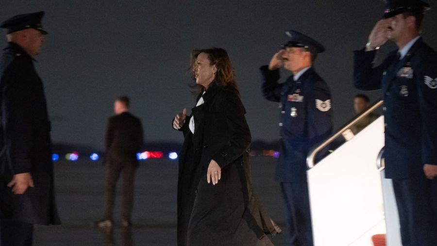 Pour sa première interview, Kamala Harris s'en prend à Trump