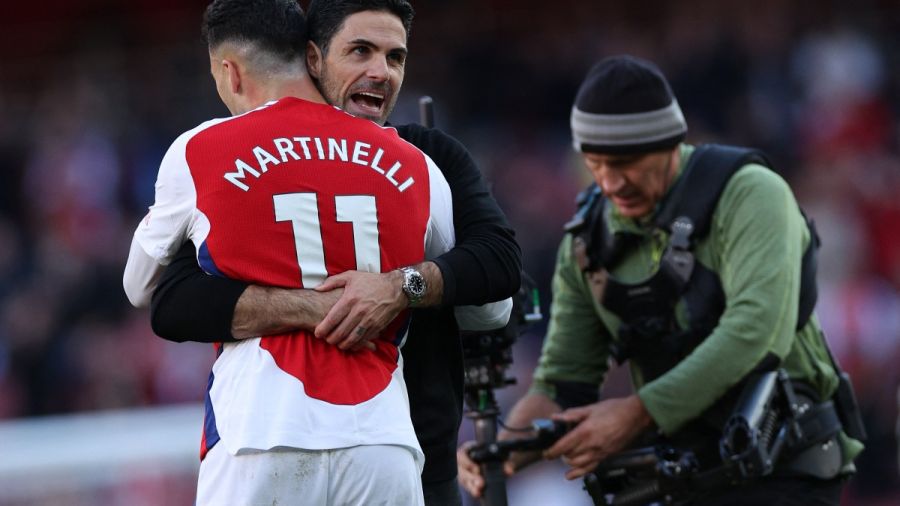 Angleterre: Manchester City et Arsenal renversent leurs adversaires