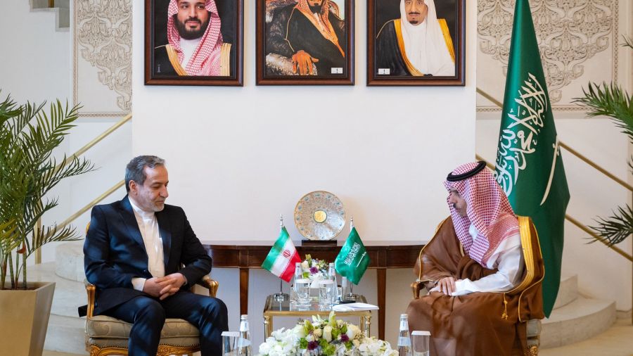  Araghchi en visite au Qatar face à la menace israélienne